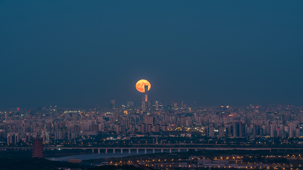 超级月亮【中国尊悬月】