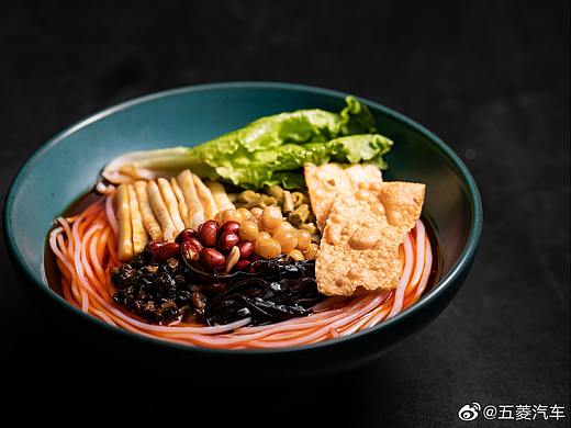 開小灶+螺螄粉（個(gè)人主頁(yè)-ZNDY2Mzg1NjA=） - 運(yùn)營(yíng)設(shè)計(jì) - 站酷設(shè)計(jì)師Luvian_Lee原創(chuàng)素材 - 站酷ZCOOL