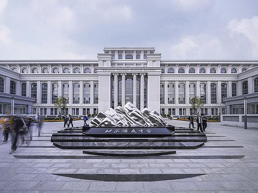 融汇中西与古今，北京汇文中学校园文化装置艺术