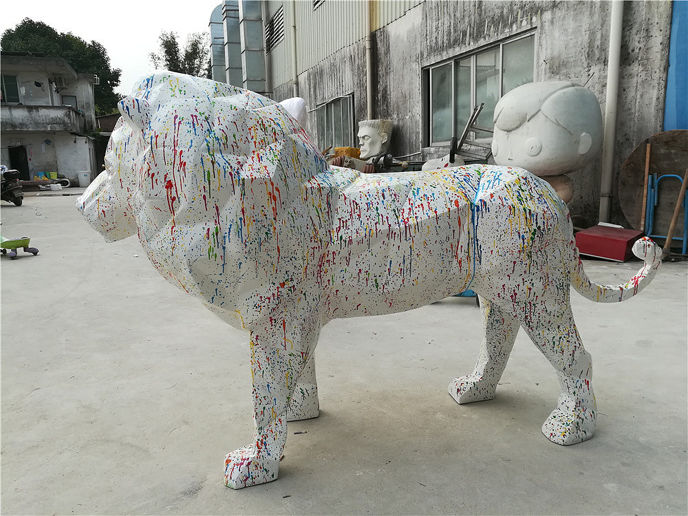 定制玻璃钢防石头狮子雕塑酒店门口景观摆件形象吉祥物