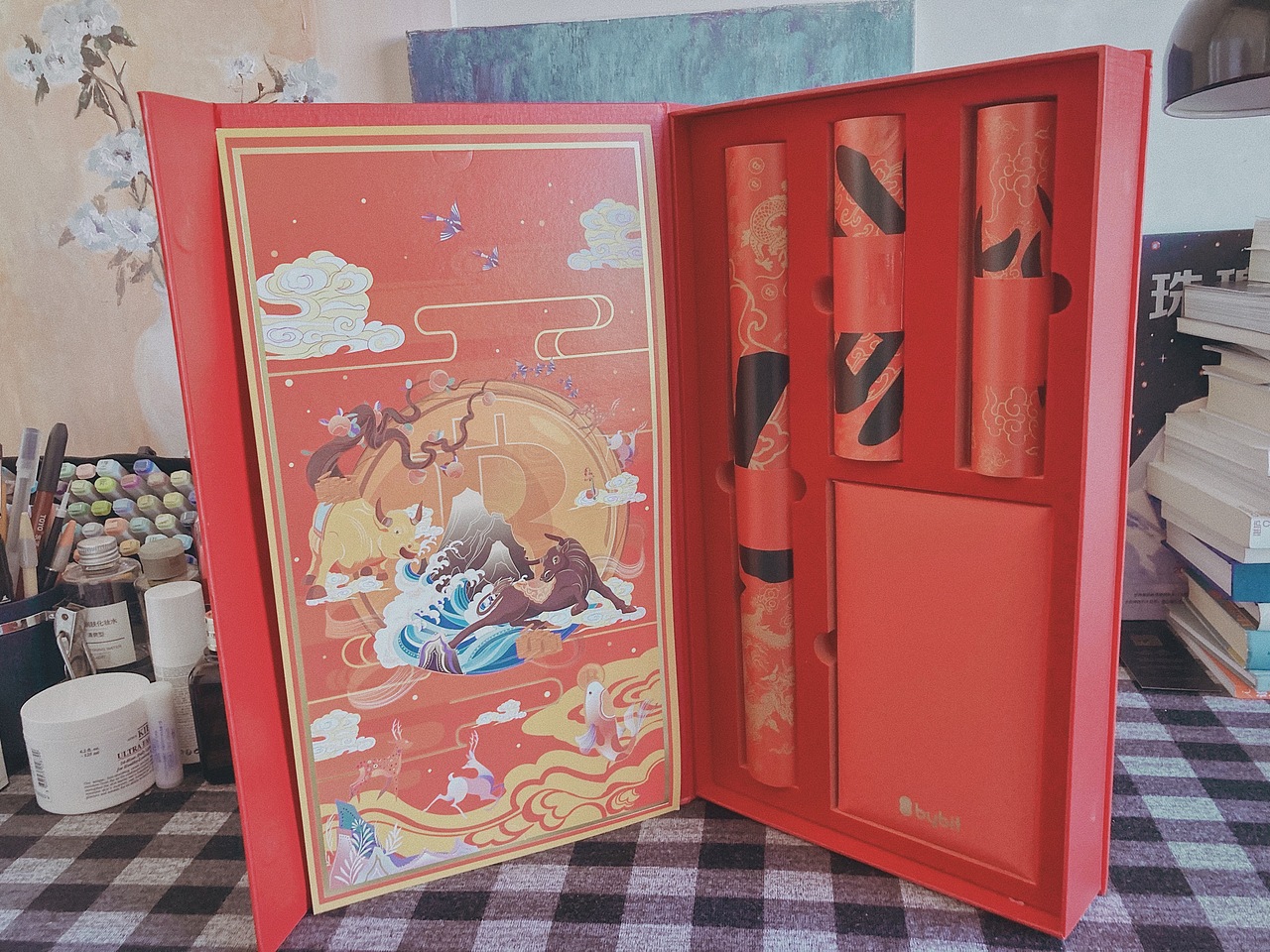 Bybit牛年插画礼盒