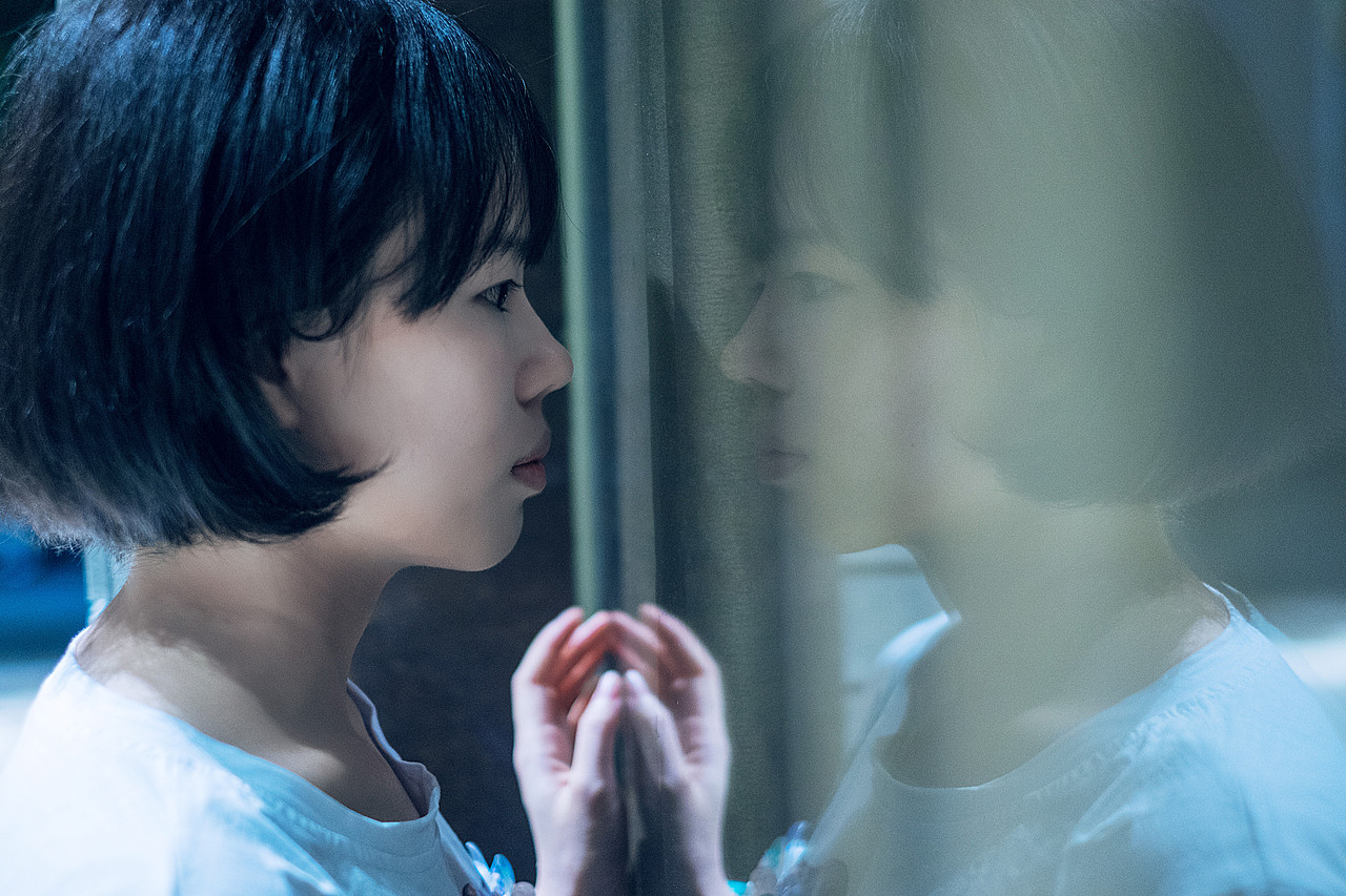 这城市总是风很大，孤单的人总是晚回家