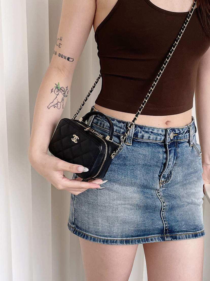 Chanel 荔枝牛皮相机包