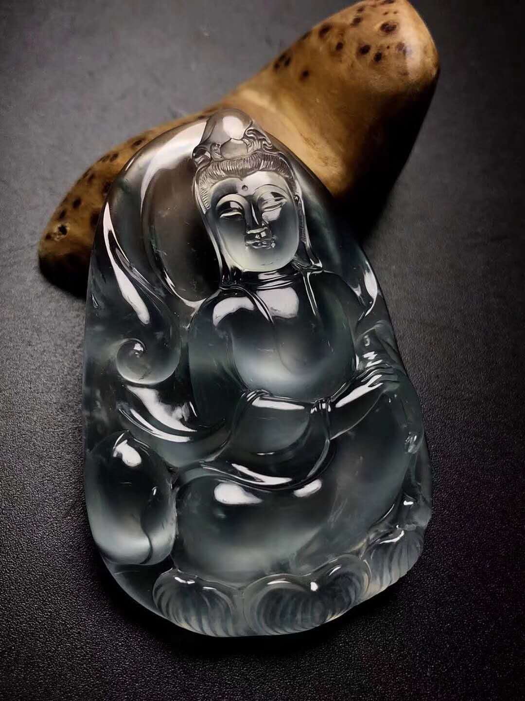 自在观音玻璃种翡翠龙掌柜翡翠