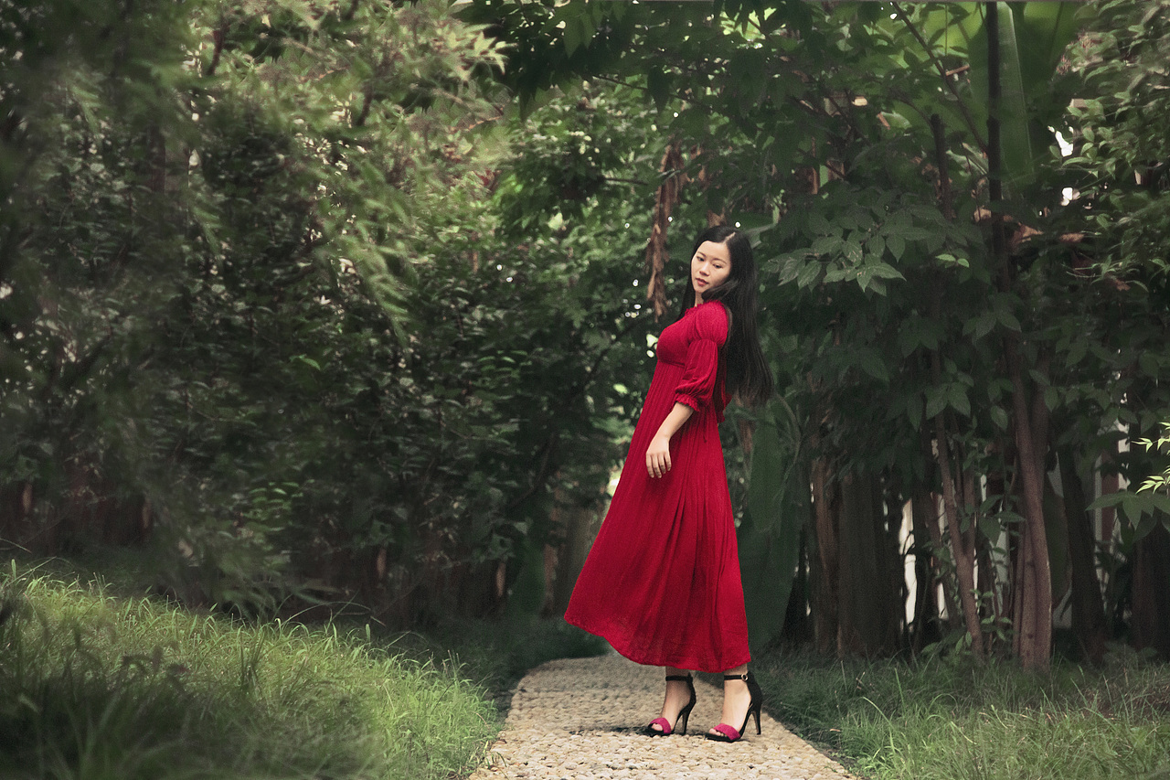 红色姑娘（图ZODkzMDExNjA=） - 人像摄影 - 站酷设计师芮梓源原创素材 - 站酷ZCOOL