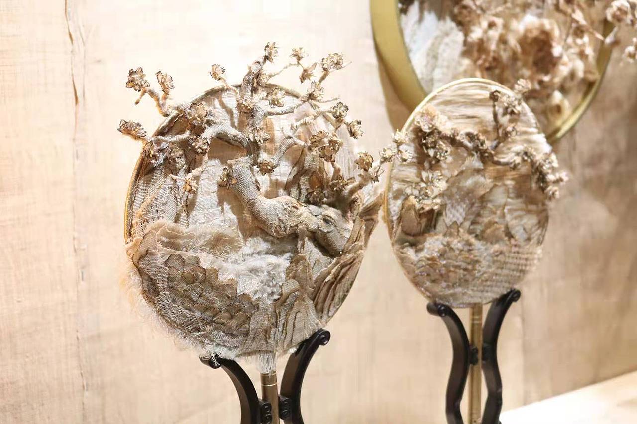 《桃缘溪锦》——夏布创意装饰设计（图ZMTY3MjczMDg4） - 其他手工艺 - 站酷设计师金幅蓉原创素材 - 站酷ZCOOL