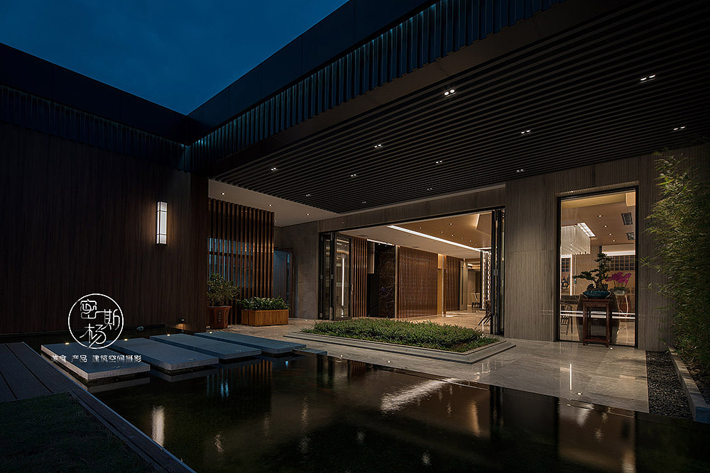 傍晚蔚蓝的光线,是摄影师等待的画面~~~