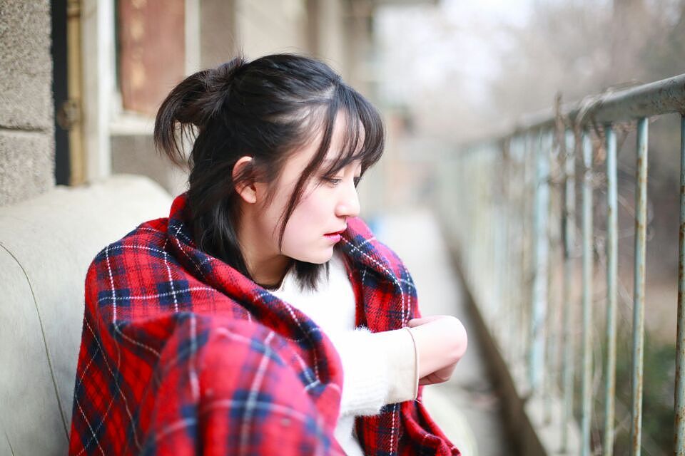 冬日蔷薇（图ZNDMxNDg2MjQ=） - 人像摄影 - 站酷设计师蒜糖MOMO原创素材 - 站酷ZCOOL