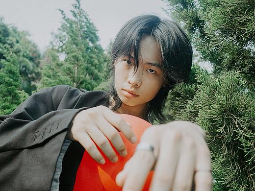 紅（個(gè)人主頁(yè)-ZNTM2Mzc4NzI=） - 人像攝影 - 站酷設(shè)計(jì)師拍照的嘎嘎鴨原創(chuàng)素材 - 站酷ZCOOL