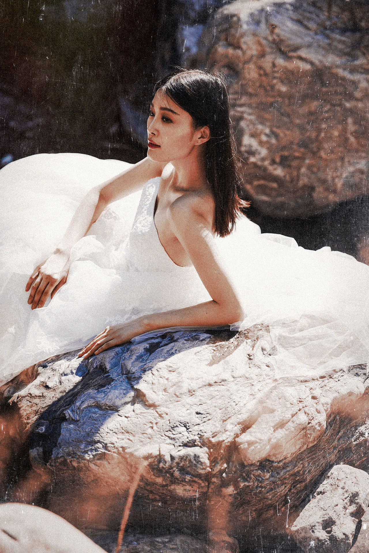 特别色调的单人婚纱