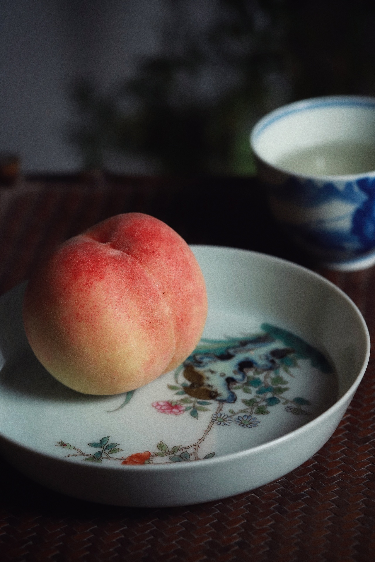 青花和桃子