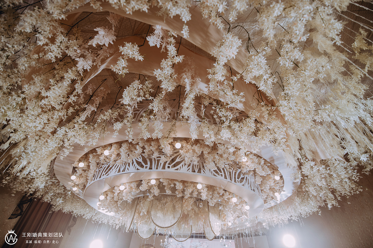 香槟色婚礼 — Le Roy Soleil