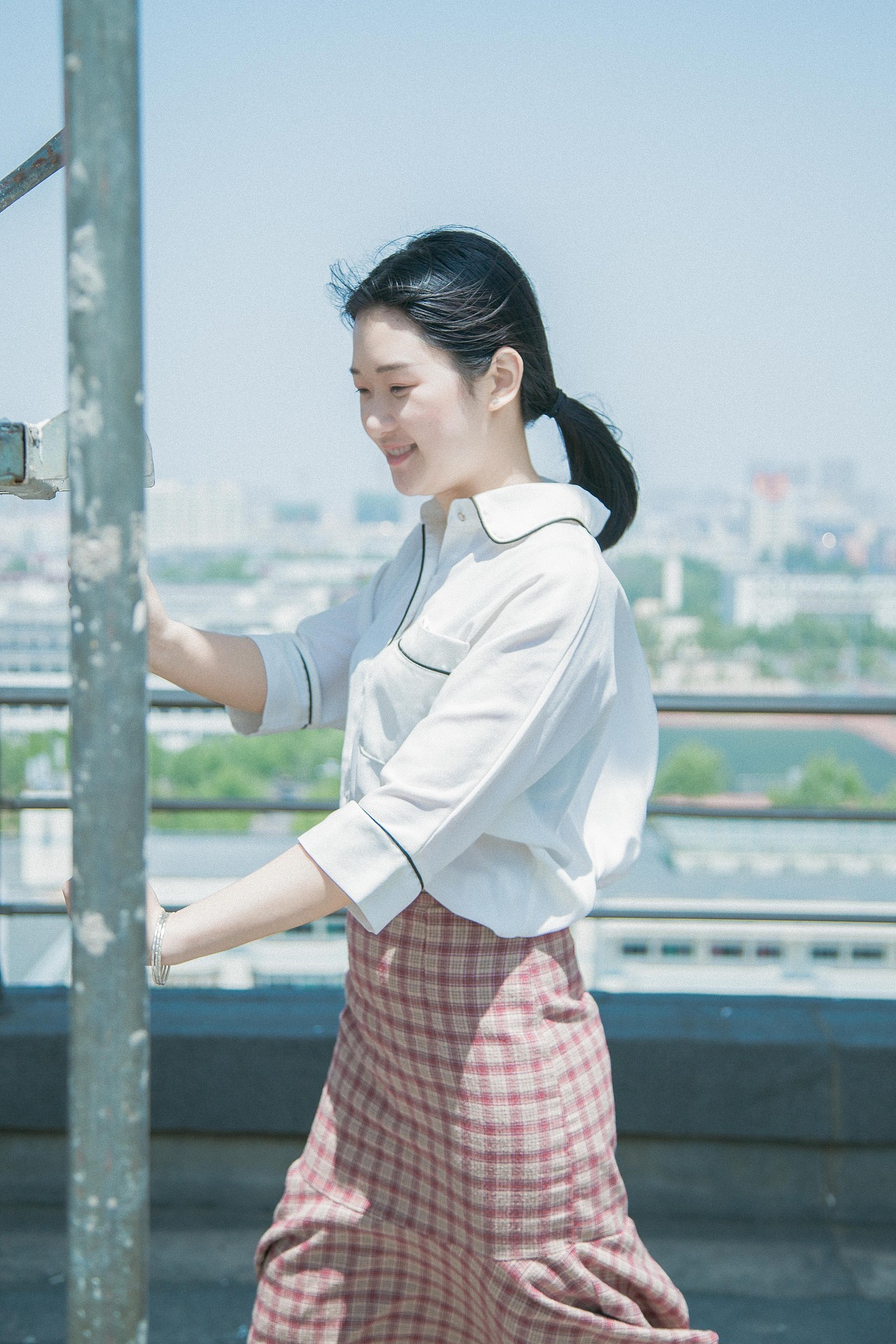天台&少女（图ZMTEzODE0NTIw） - 人像摄影 - 站酷设计师七月凉风原创素材 - 站酷ZCOOL