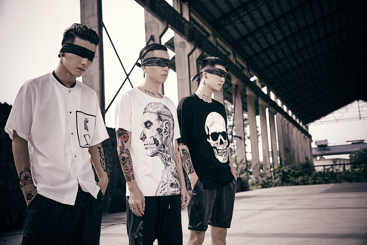 纪念版僵尸男孩夏季潮男骷髅头日系短袖T恤网拍