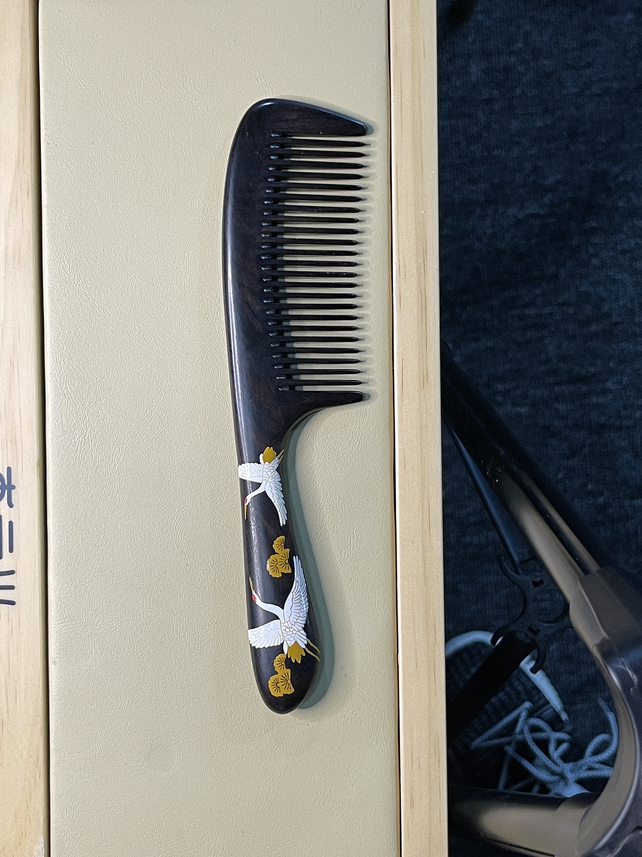 推光漆艺的手工木梳（图ZMzM2MDAwNTc2） - 工艺品设计 - 站酷设计师星球大叔原创素材 - 站酷ZCOOL