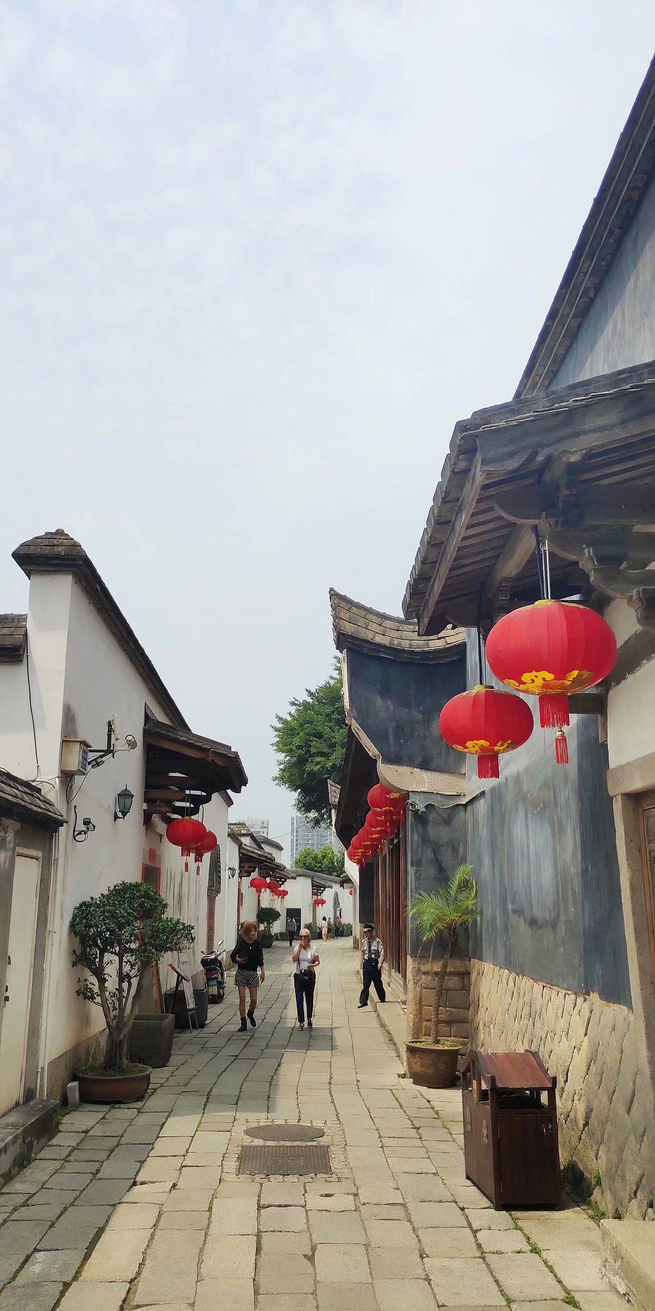 在金拱门里的餐巾纸上的涂鸦