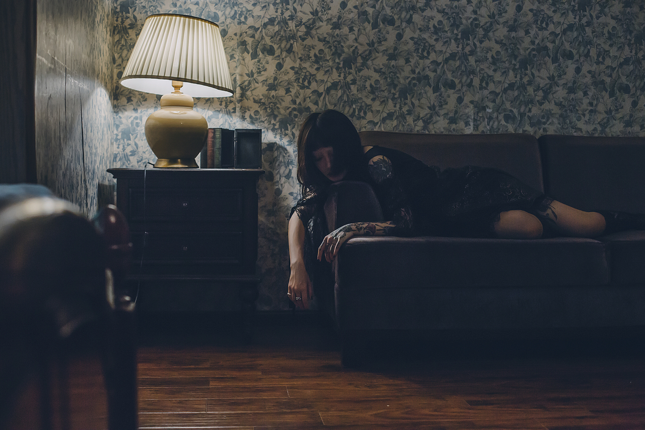 夜（图ZMzQ3NzI2MzEy） - 人像摄影 - 站酷设计师黑片原创素材 - 站酷ZCOOL