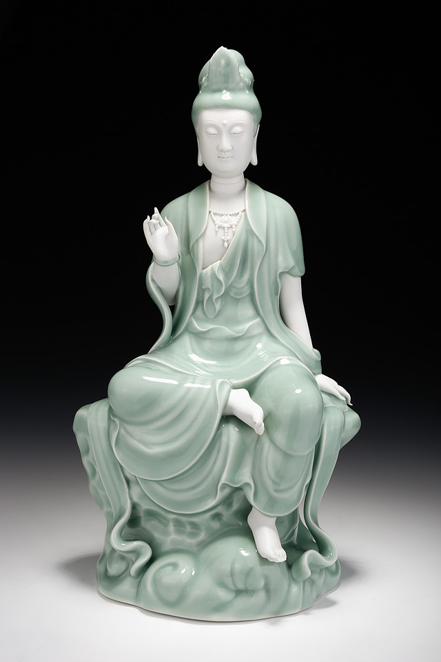 龙泉青瓷观音坐像