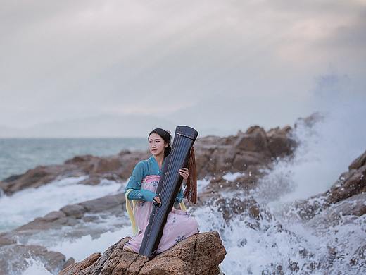 琴声瑟瑟，浪滔滔