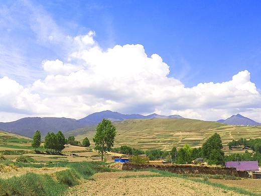青海 海东市 蓝天白云