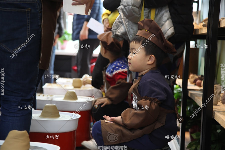 开陶艺店 陶艺店加盟 时指间动漫主题DIY陶艺店（图ZMjA0MTg1ODg4） - 其他 - 站酷设计师时指间1原创素材 - 站酷ZCOOL