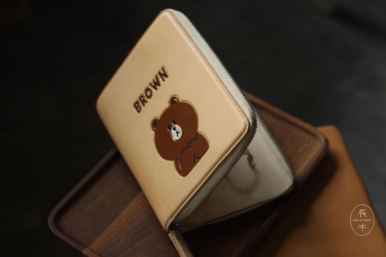 手工皮具 皮雕 布朗熊 首饰包 手拿包