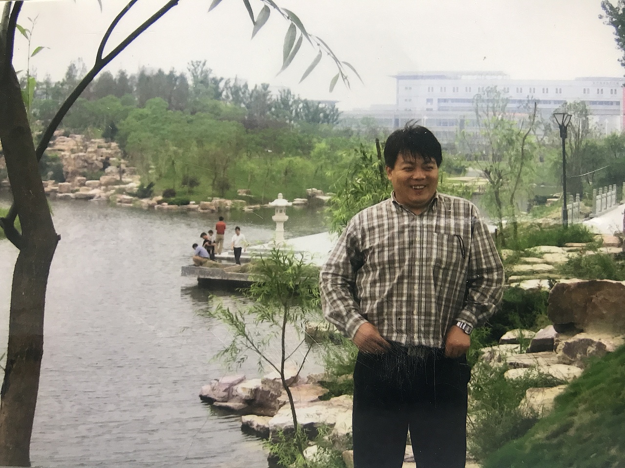 何卫东在胶卷底片时代拍摄的照片