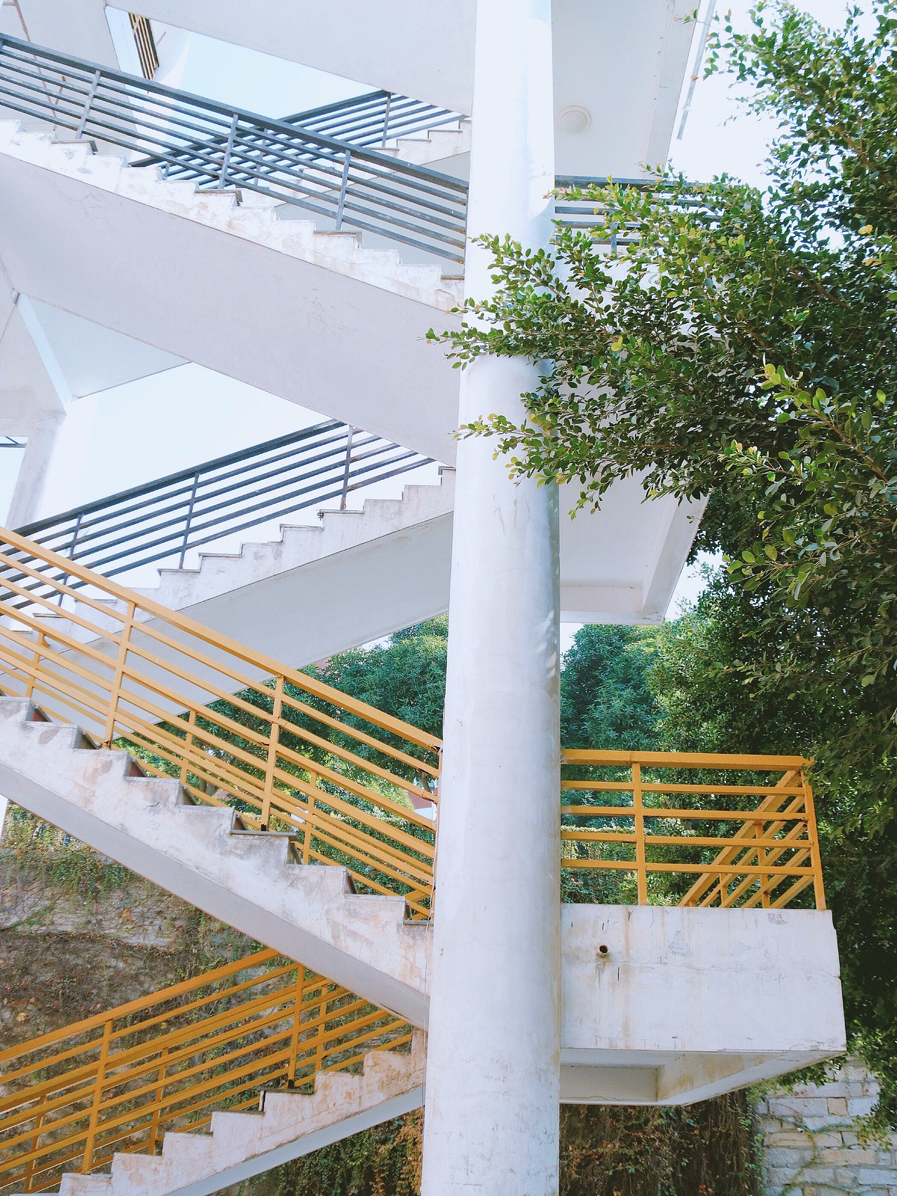 如果你也在師院（圖ZMTAwNjE2NjQ0） - 人文/紀(jì)實(shí)攝影 - 站酷設(shè)計(jì)師LUOJING醬原創(chuàng)素材 - 站酷ZCOOL