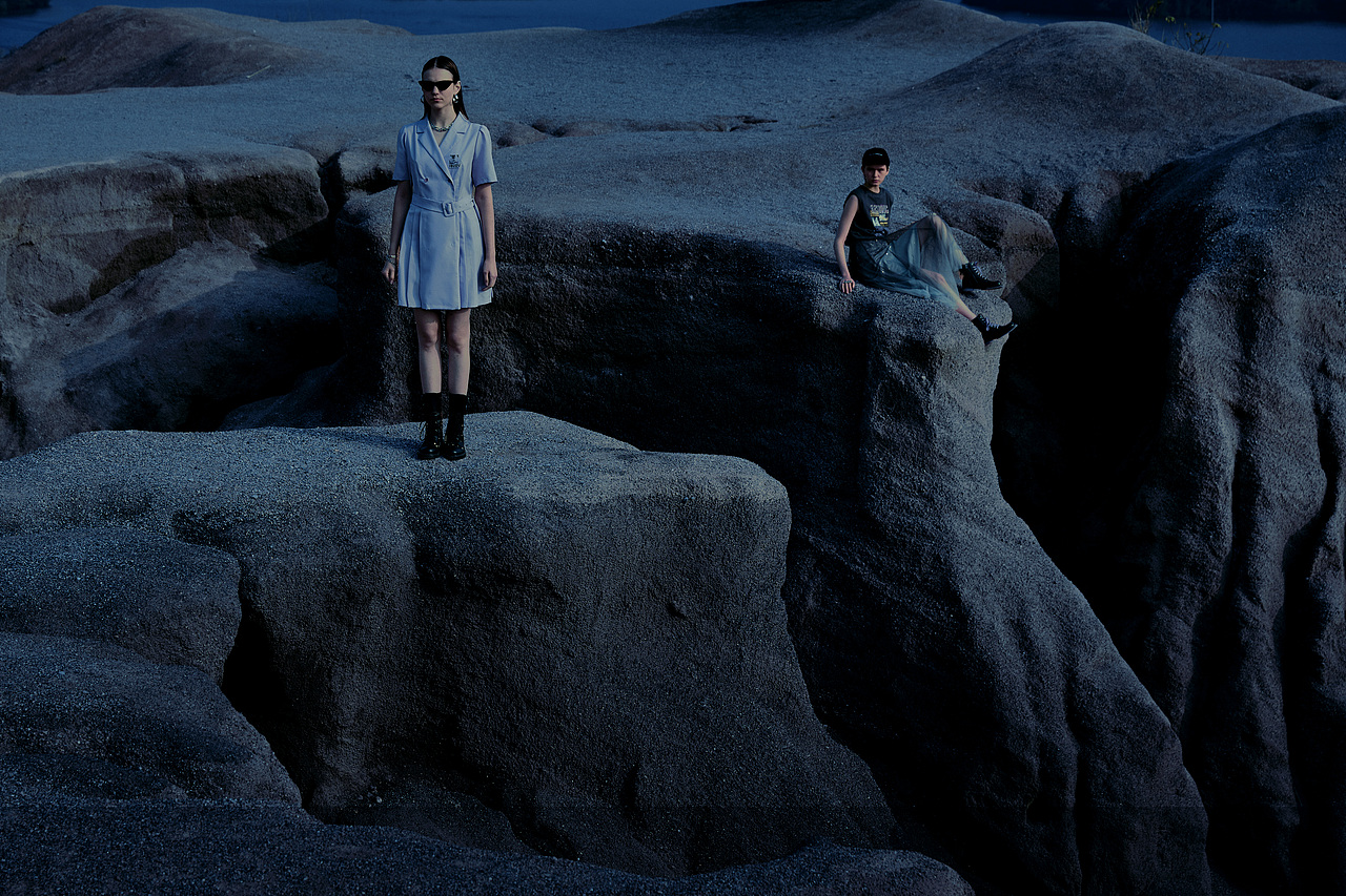 “逃離峽谷事件”（圖ZMjg5NTEwMDk2） - 人像攝影 - 站酷設(shè)計(jì)師知間BETWEEN原創(chuàng)素材 - 站酷ZCOOL