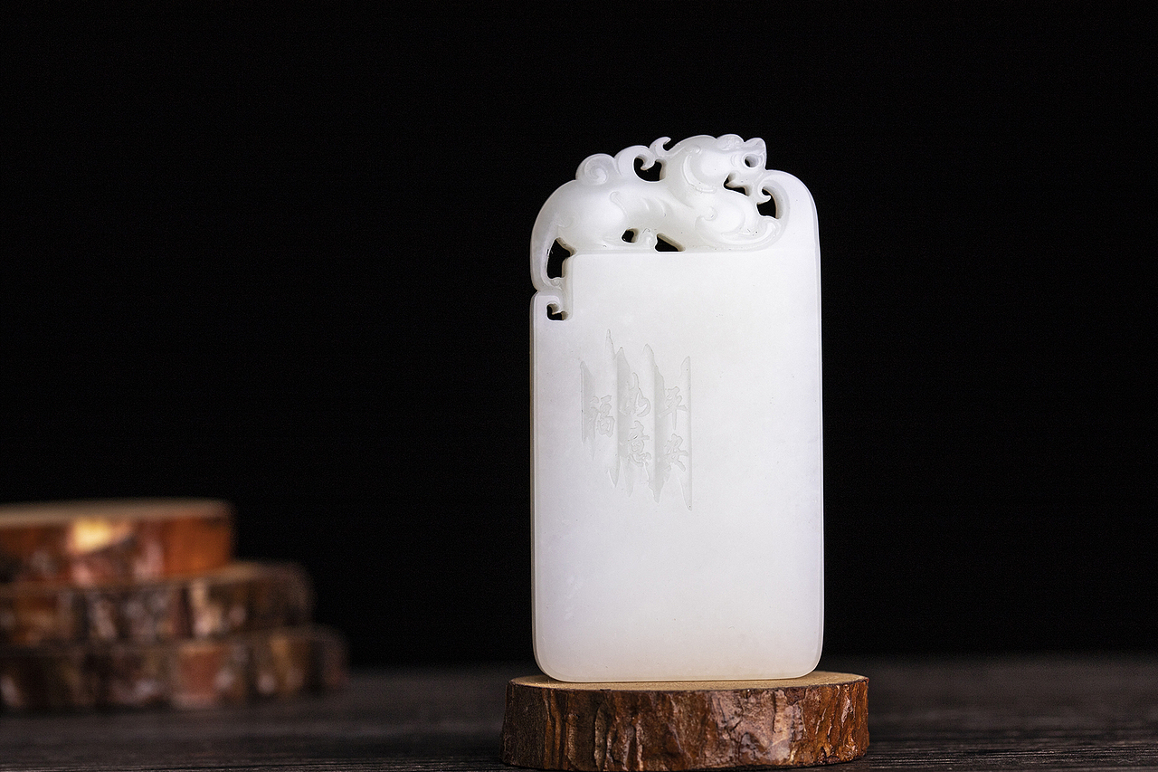 和田玉 - 玉牌（图ZMTM1ODI2NjYw） - 产品摄影 - 站酷设计师完美创意视觉传媒原创素材 - 站酷ZCOOL