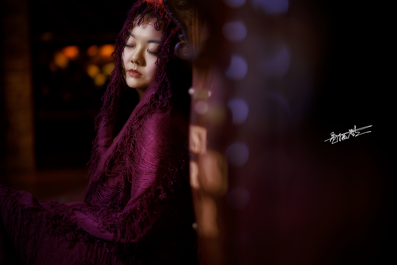 酒窖女孩儿（图ZNTQ1MzQ2NjA=） - 人像摄影 - 站酷设计师木子鱼摄影原创素材 - 站酷ZCOOL