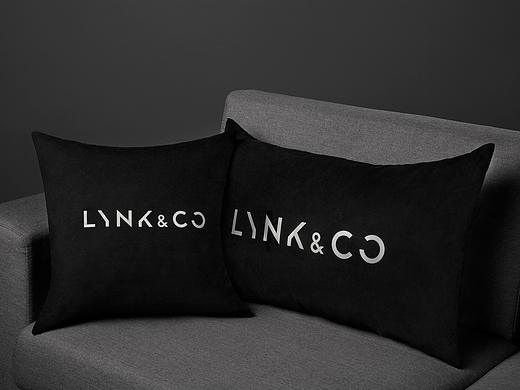 抱枕｜领克Link&Co车载抱枕（个人主页-ZNTM2NzY5MDA=） - 产品摄影 - 站酷设计师JohosonZhu原创素材 - 站酷ZCOOL