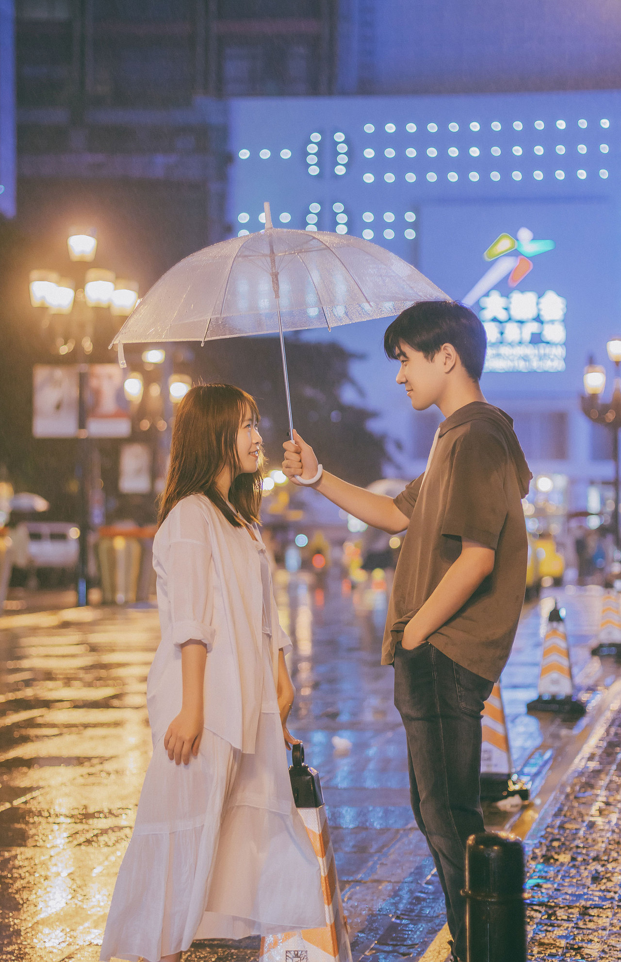 想和你在雨中跳舞（图ZMTIwNzQ0NjAw） - 人像摄影 - 站酷设计师银儿漂漂原创素材 - 站酷ZCOOL