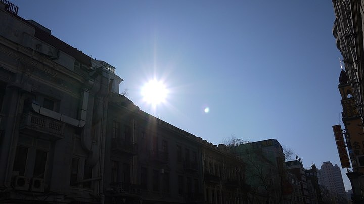 黏在家里 年在家里