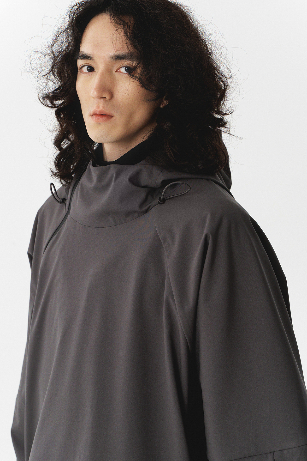 为WATCHtheWIND拍摄的2022S/SLookbook