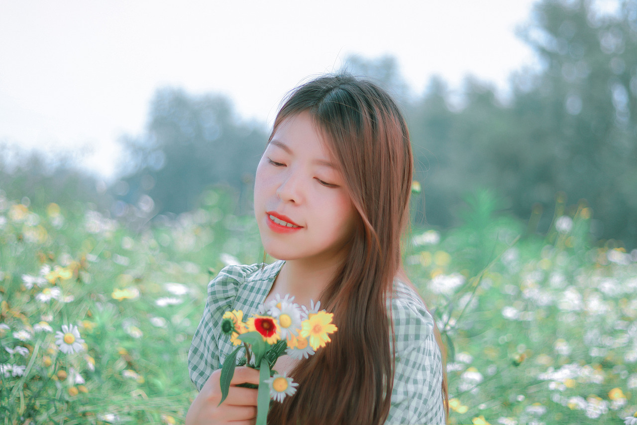 外景写真丨夏日·白云·安静的少女
