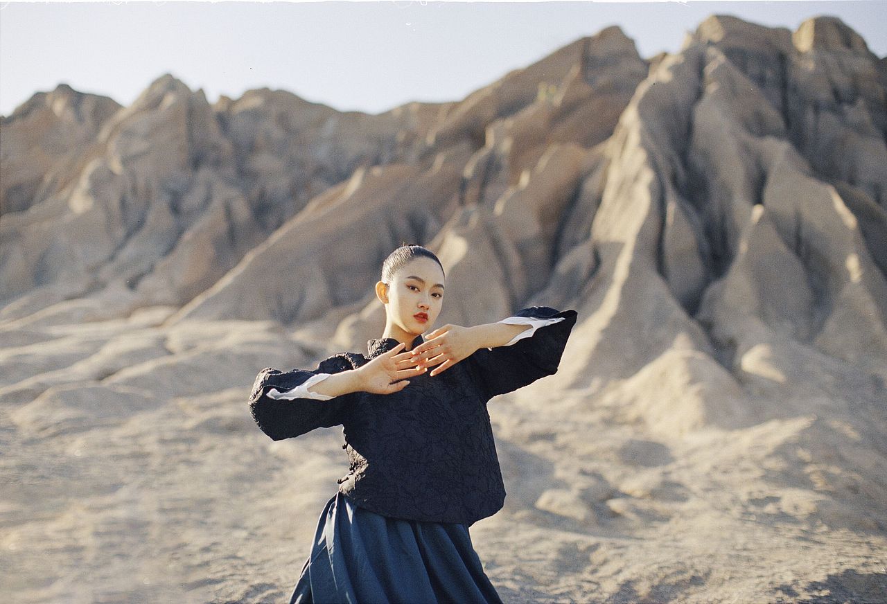 见山（图ZMjMyMjI2OTk2） - 人像摄影 - 站酷设计师野犬七原创素材 - 站酷ZCOOL