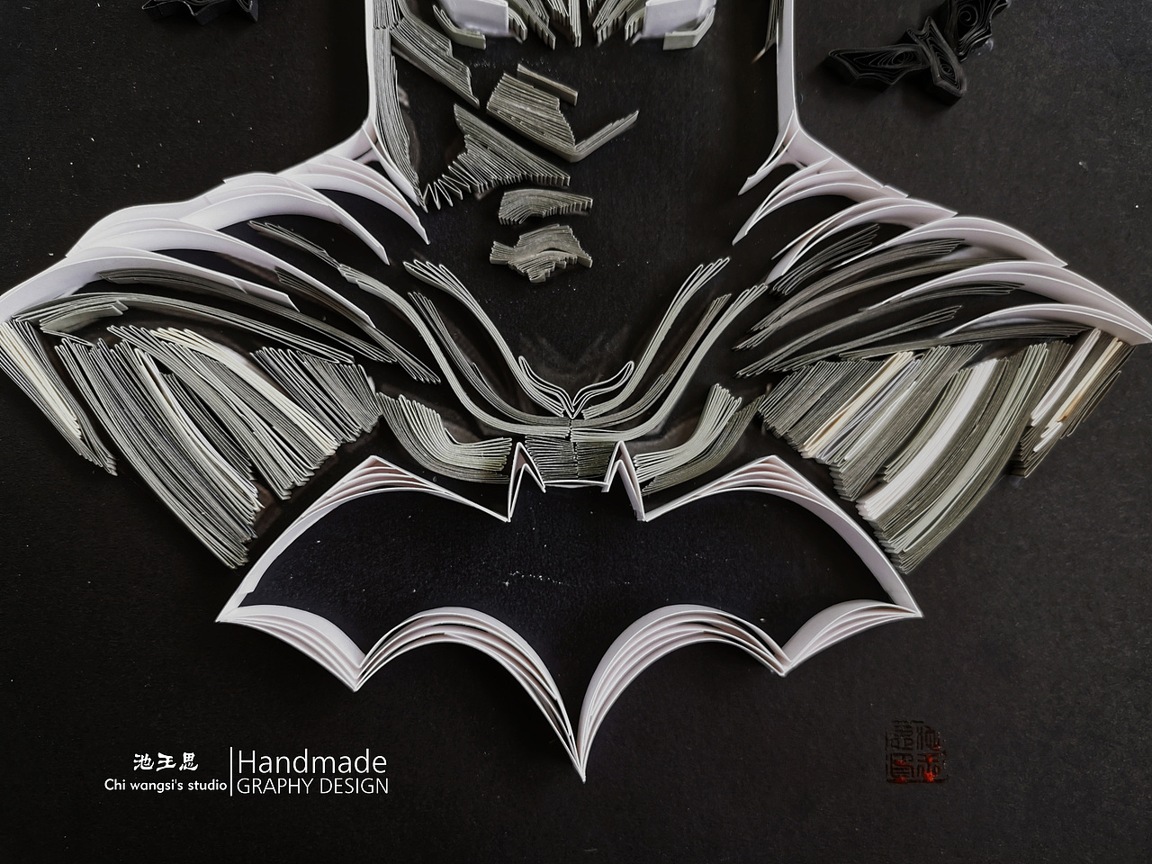 衍紙?jiān)瓌?chuàng)作品：《蝙蝠俠》（圖ZMjQ0ODMzOTAw） - 其他手工藝 - 站酷設(shè)計(jì)師池王思原創(chuàng)素材 - 站酷ZCOOL