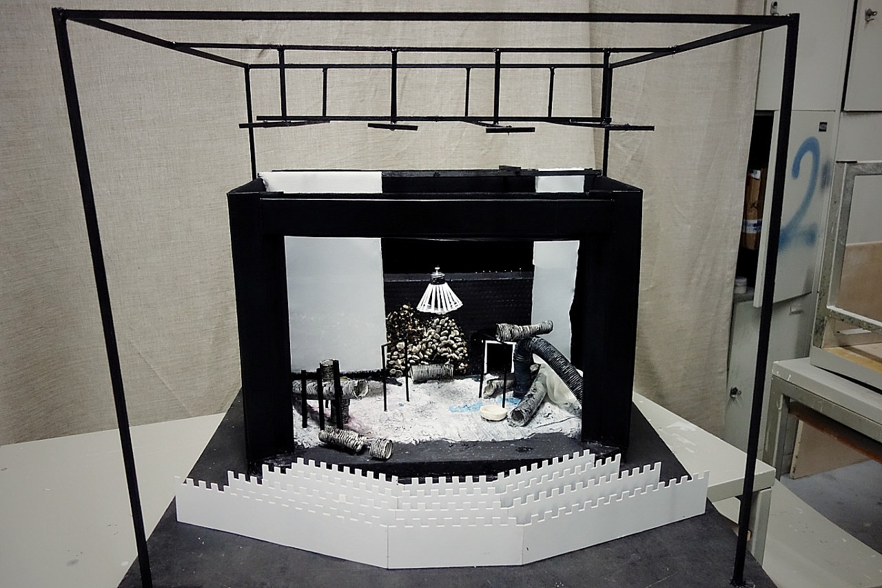 传统镜框式舞台设计 孟京辉荒诞剧《思凡》舞台设计