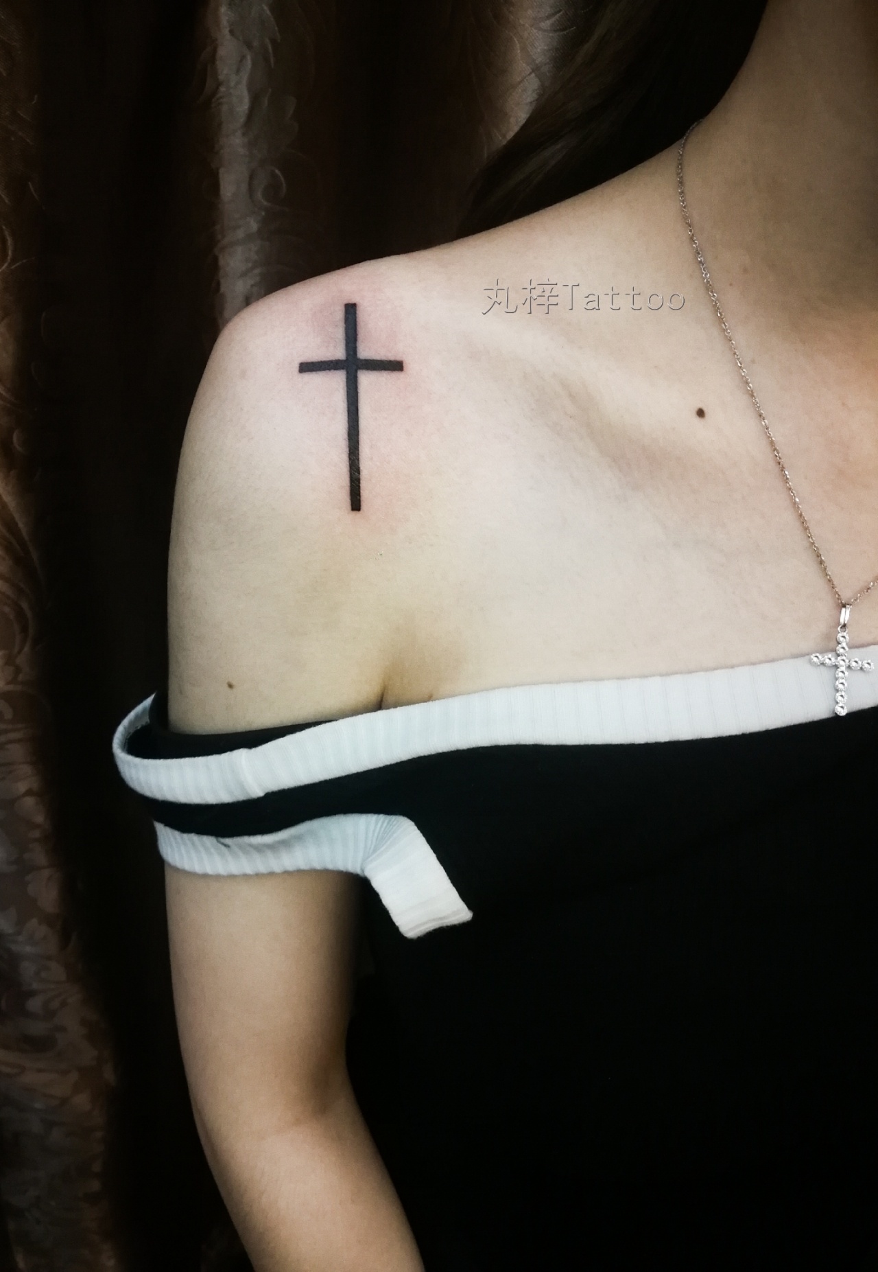 十字架纹身