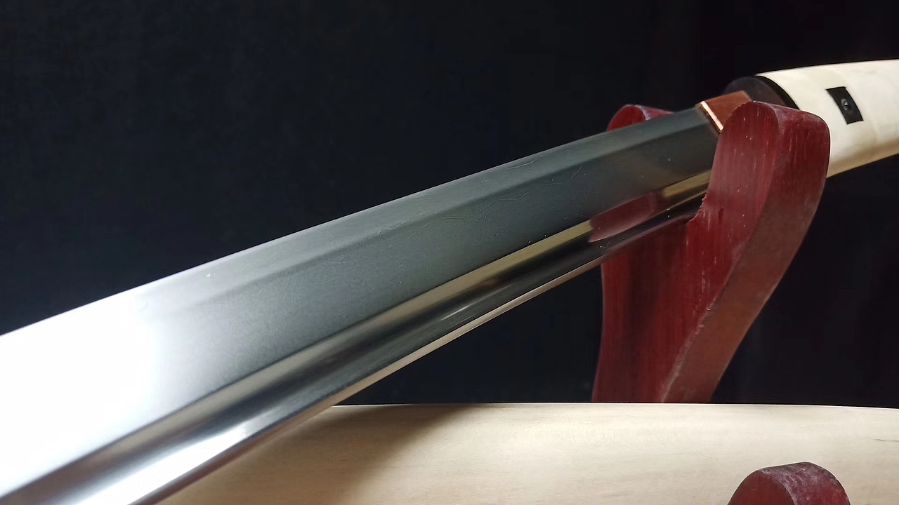 老吴是一个刀匠|手工艺|工艺品设计|正钢刀剑道具师_原创作品-站酷