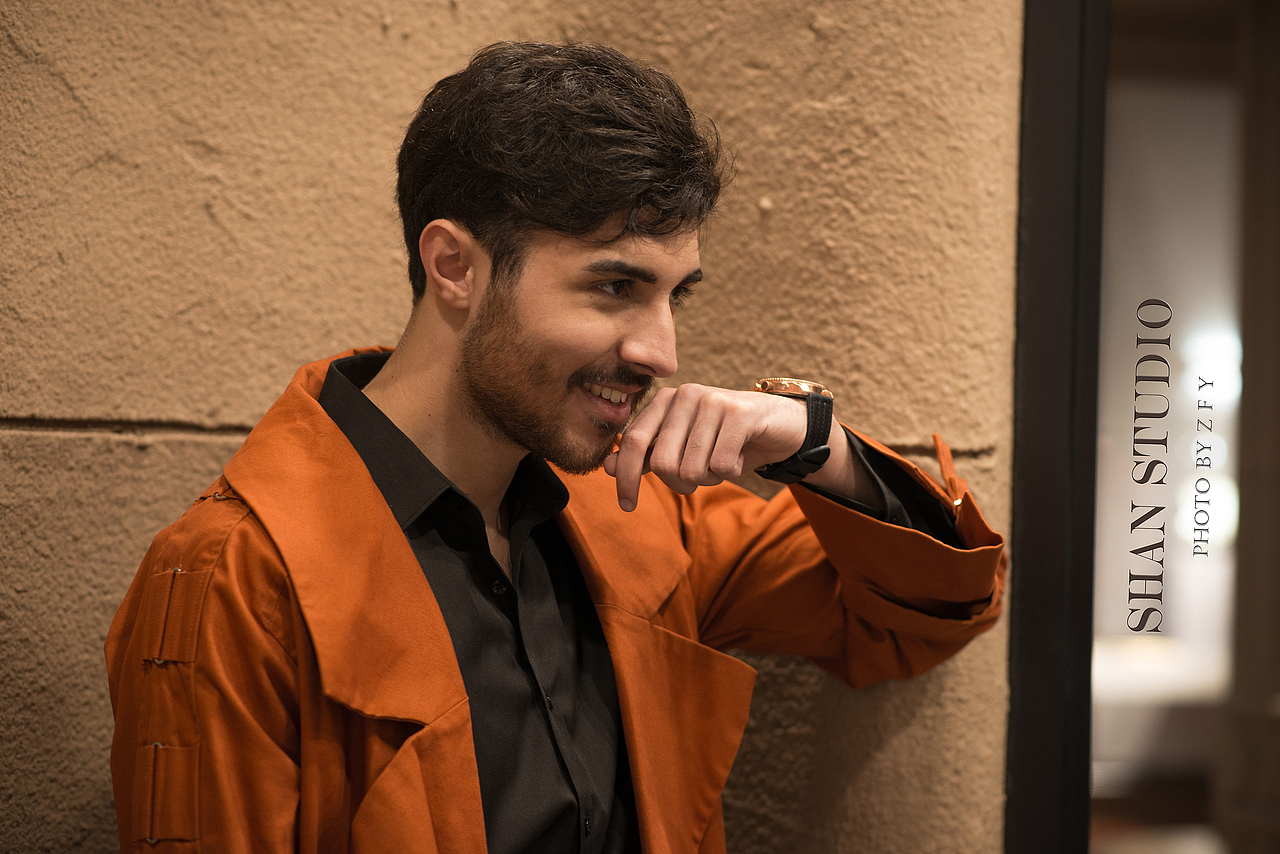 帅气的混血小哥儿~