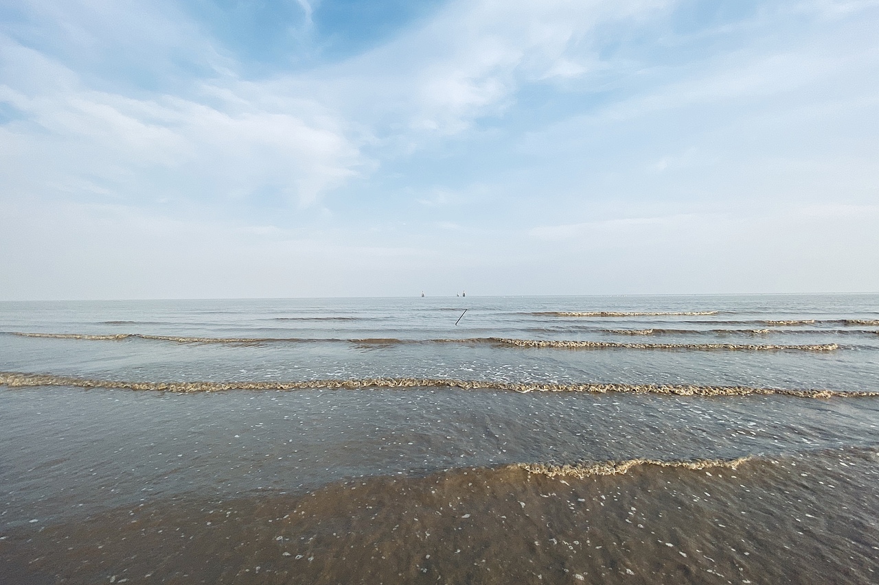 海水无风时，波涛安悠悠