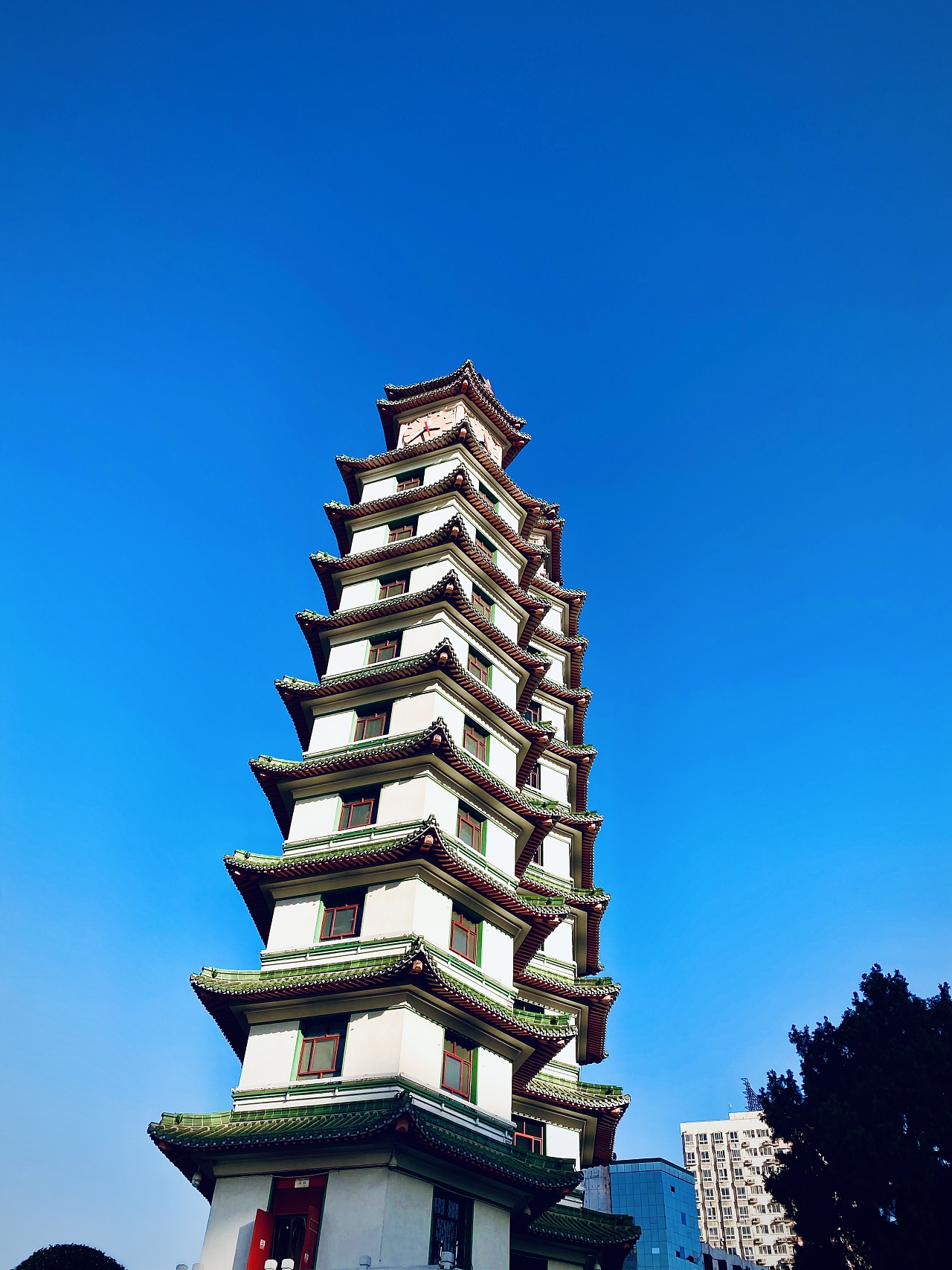 【携程攻略】景点,北京观光塔最高处为246.8米，为国内第6高。该观光塔位于奥林匹克森林…