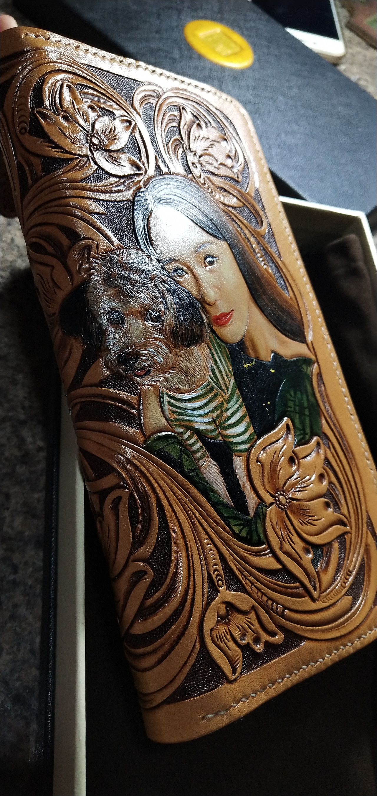 孟璐璐手工皮雕工作室皮雕人物手包