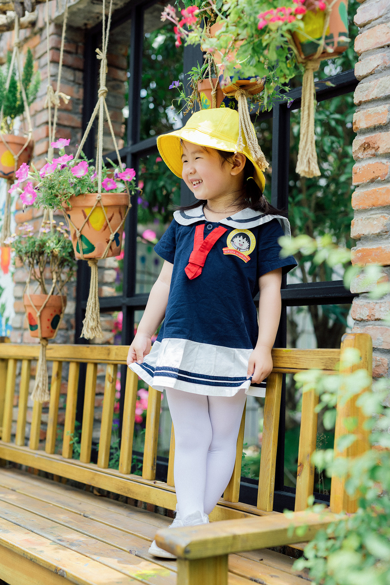 『Happiness is simple』