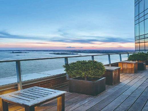 酒店单页（个人主页-ZMzEzMDE5NzY=） - 宣传物料 - 站酷设计师热爱设计的小硕原创素材 - 站酷ZCOOL