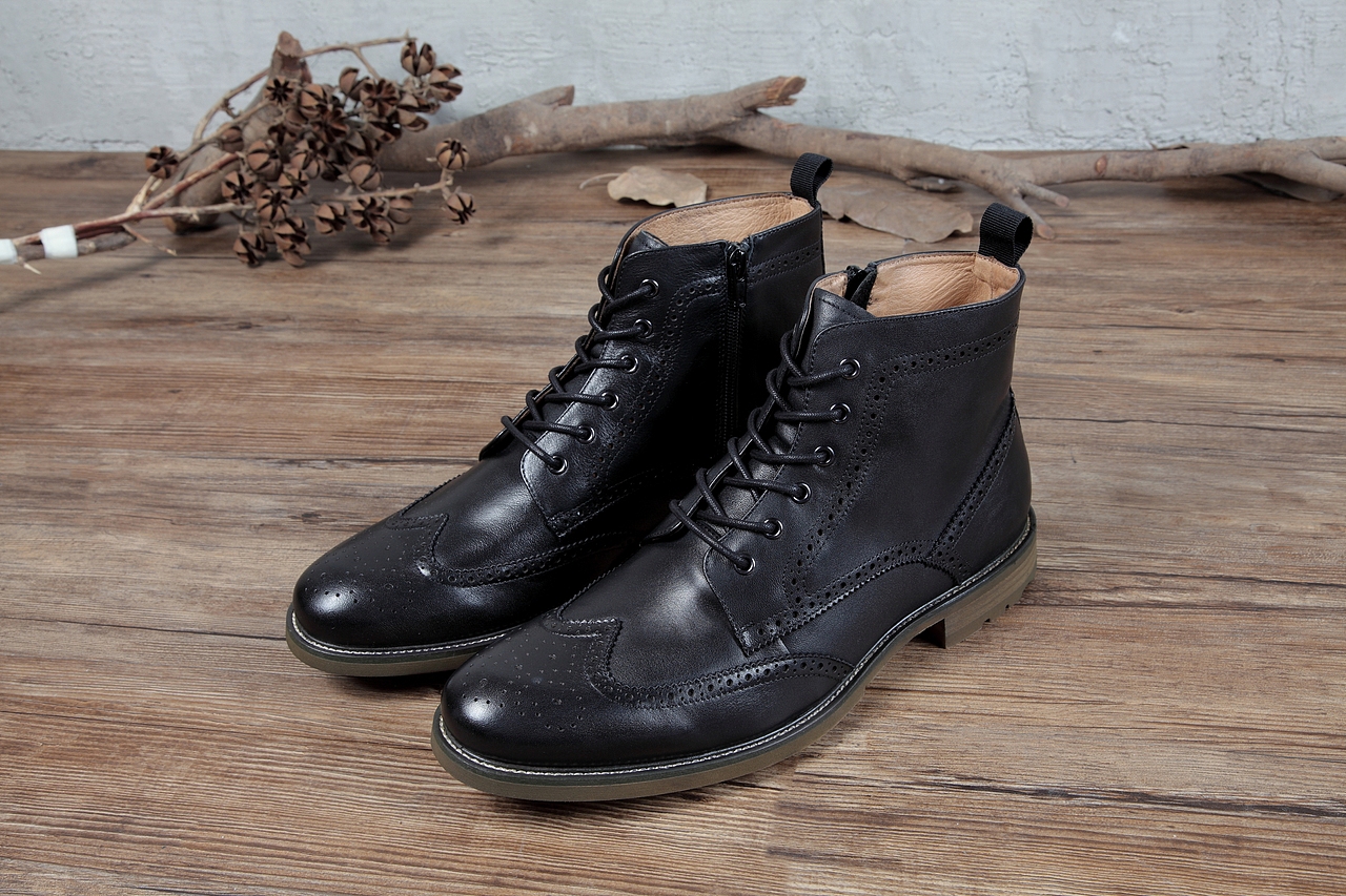 网拍男鞋英伦工装靴拍摄马丁靴拍照淘宝拼多多摄影鞋子