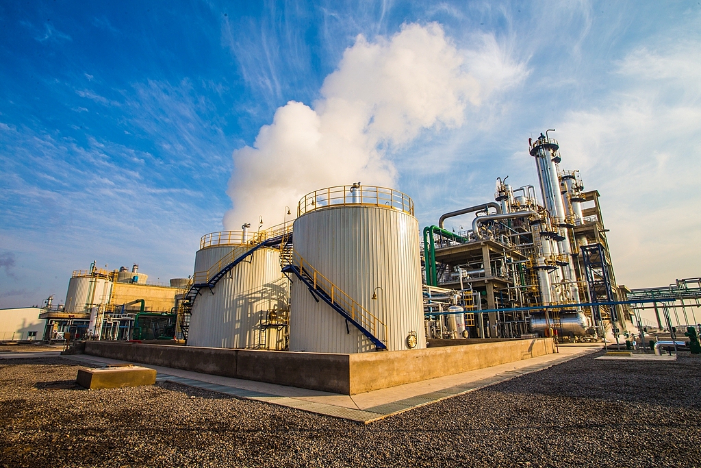 一组化工厂的摄影