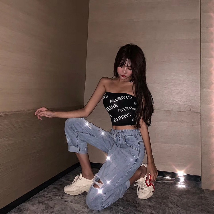 模特嘉嘉 女装牛仔裤拍摄 阔腿裤拍摄魔术裤酒店风摄影（图ZMTg2MTc0OTQ4） - 休闲/流行服饰 - 站酷设计师北斗摄影原创素材 - 站酷ZCOOL